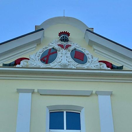 Schloss Schmuggerow ภายนอก รูปภาพ
