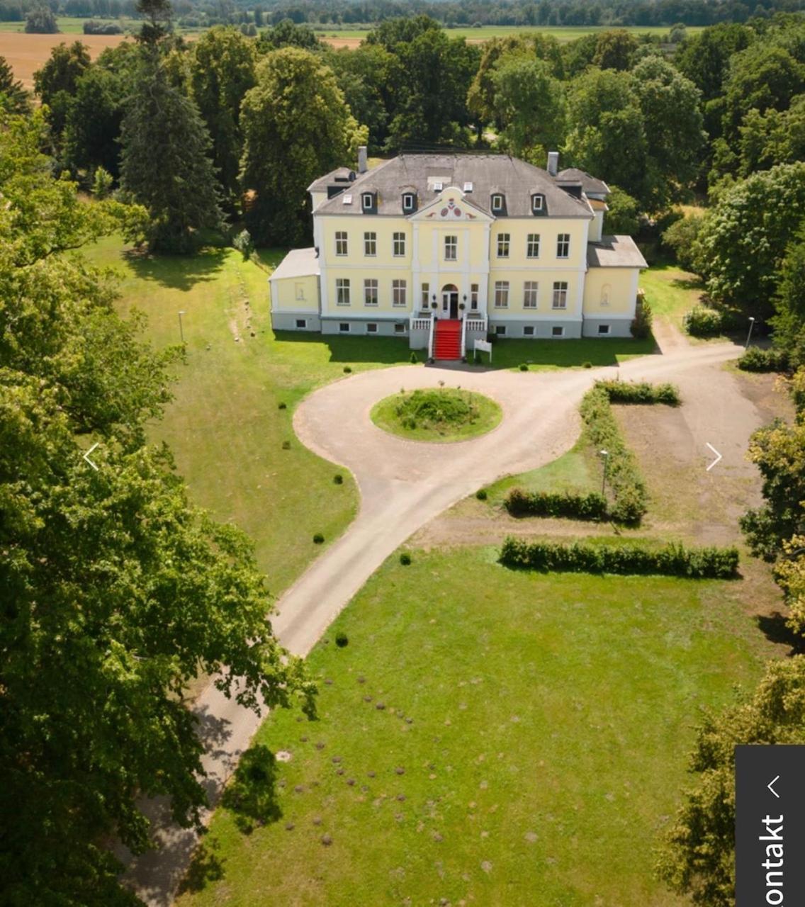 Schloss Schmuggerow ภายนอก รูปภาพ